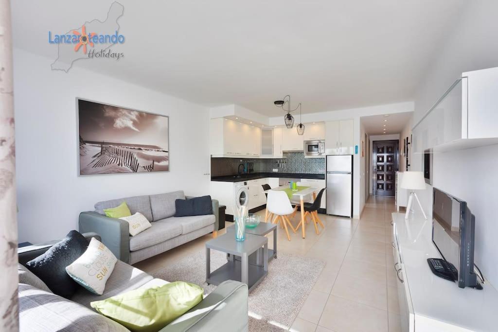 Casa Patty, Piscinas Climatizadas, Primera Linea Costa Teguise Eksteriør billede
