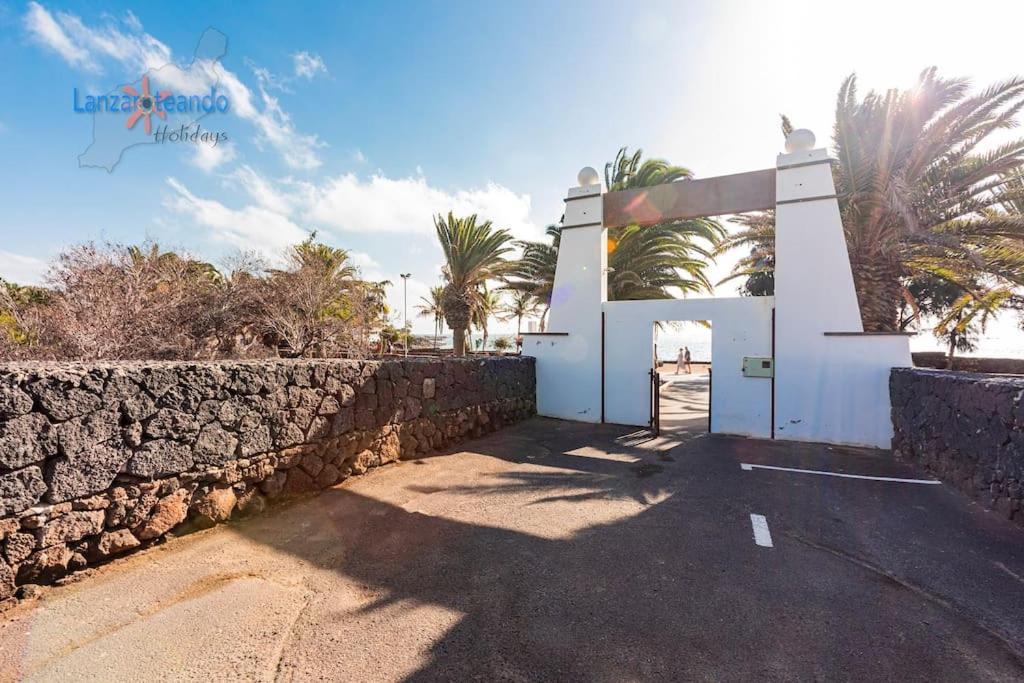 Casa Patty, Piscinas Climatizadas, Primera Linea Costa Teguise Eksteriør billede